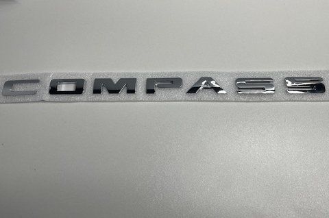Емблема напис COMPASS на Jeep (хром) je004 фото товару