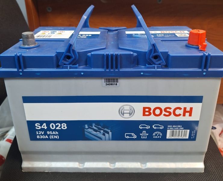 Акумулятор BOSCH 95Ah 12V S4028 R EN830 Азія 0092S40280 фото товару