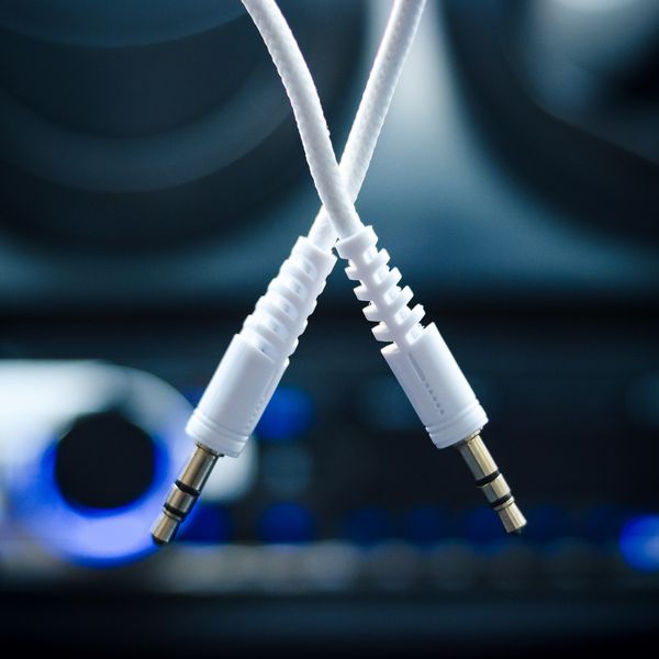 Кабель Xqisit Audio Cable 3.5 мм - 3.5 мм (M/M), 1.2 м, White (4029948026954) 4029948026954 фото