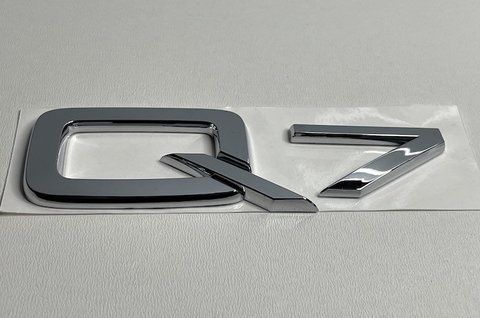 Емблема напис Q7 на Audi хром au030 фото товару