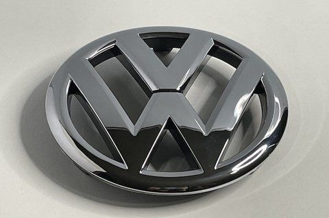 Емблема Volkswagen Golf решітка радіатора 135 mm (5KO853601C, 5K0 853 601 F ULM) vw041 фото товару