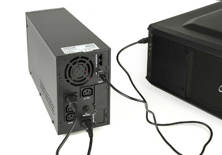 Источник бесперебойного питания EnerGenie EG-UPS-PS2000-01 2000VA, Line Int., AVR, 3xIEC, метал EG-UPS-PS2000-01 фото