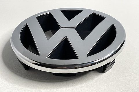 Емблема решітки радіатора Volkswagen Golf 5 Caddy Jetta Polo (1T0853601A) vw045 фото товару