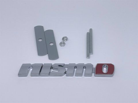 Емблема-шильдик логотип напис на решітку радіатора NISMO Nissan (Нісан) (Хром + червоний) (848953YW0A) nis017 фото товару