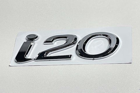 Емблема напис i20 на Hyundai 110x38 mm (хром) hy010 фото товару