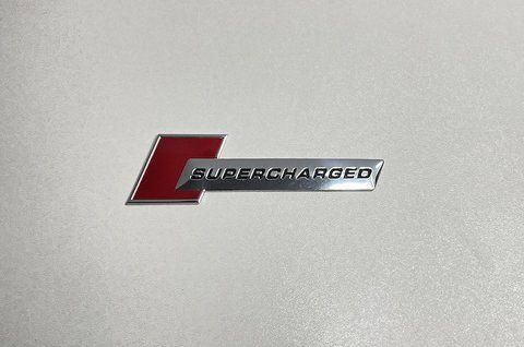 Емблема напис Supercharged на Land Rover (хром/червоний) 105x25 mm lr018 фото товару