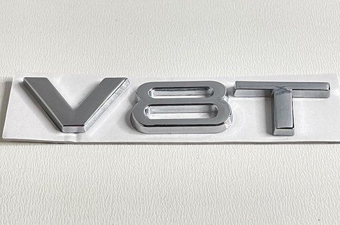 Емблема напис V8T на Audi au013 фото товару